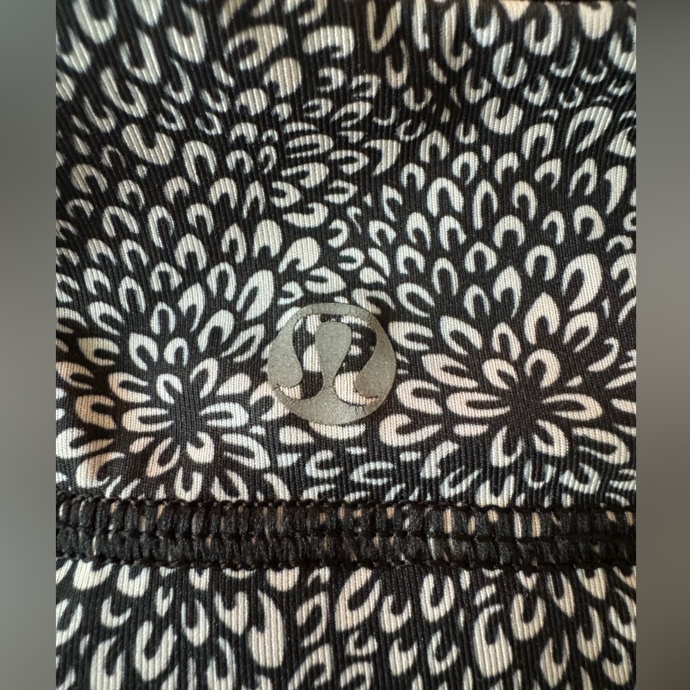 Lululemon sports bra plush petal black size 8 - Picture 5 of 6